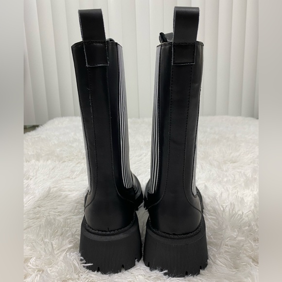 DISTURBIA Beetle Faux Leather Combat Boots Mid Calf Striped Black White US 6,7 - Picture 7 of 11